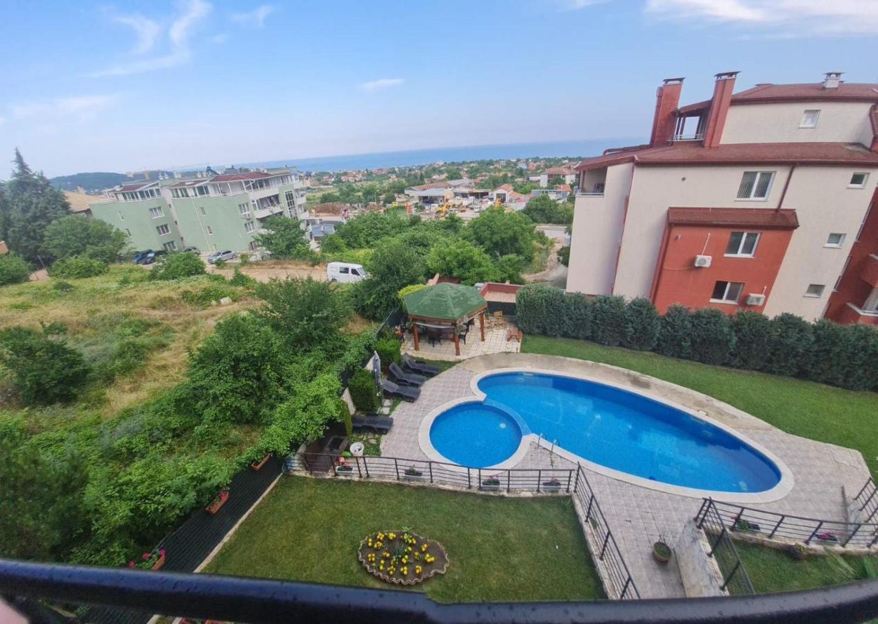 Port Natura Apartment Varna Exterior photo