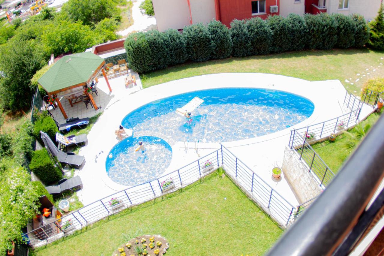 Port Natura Apartment Varna Exterior photo