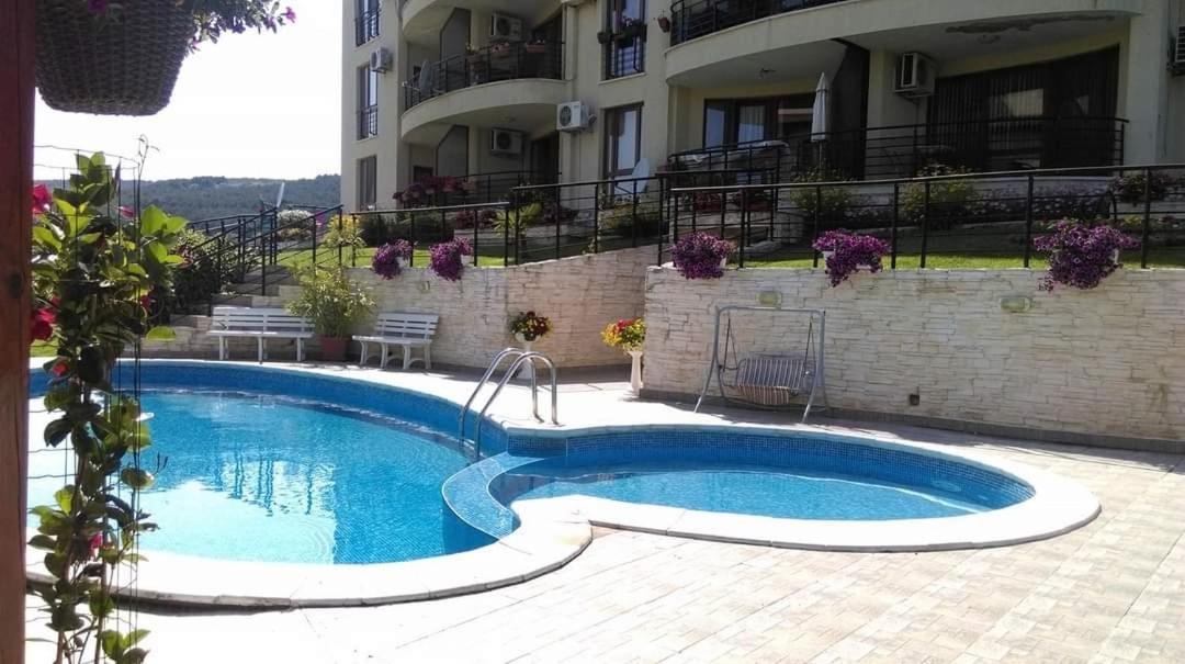 Port Natura Apartment Varna Exterior photo